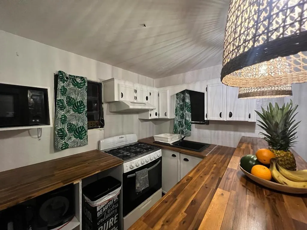 ** Guest house Over The Hill Residence La Savane Sint Maarten/Saint Martin